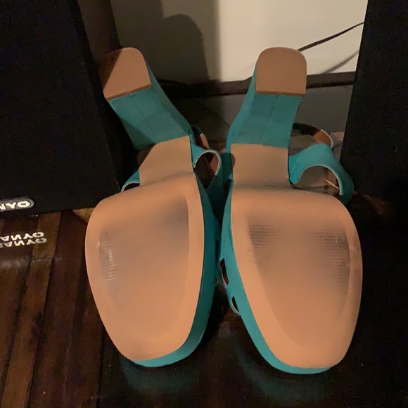 Sandals - Picture 4 of 4